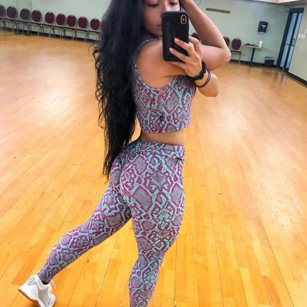 LiCi fit viper python legging scrunch booty (S)